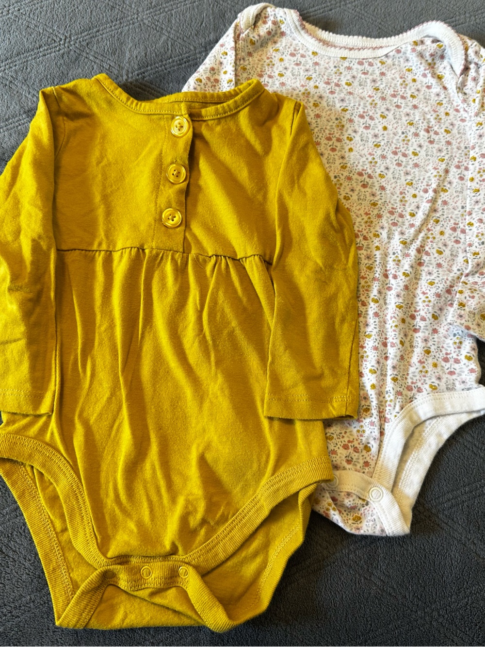 🌼 Okie Dokie & Just One You Floral Long Sleeve Bodysuit Bundle 18M 💛